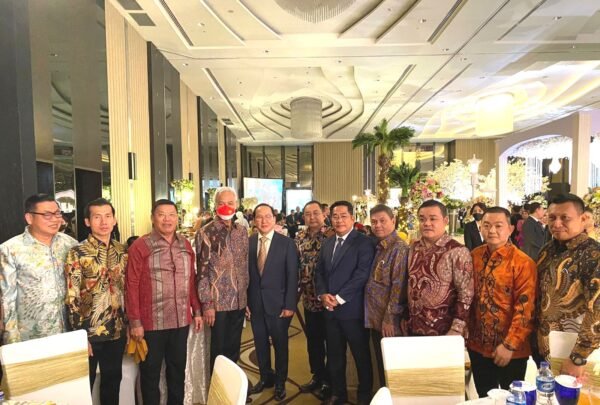 Foto bersama Gubernur Jawa Tengah Ganjar Pranowo (Foto: istimewa)