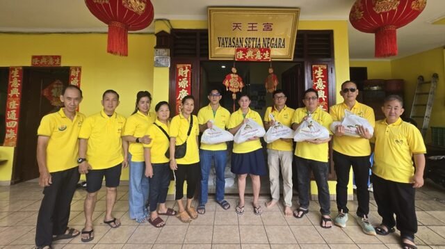 YSN Berbagi Paket Sembako Jelang Lebaran